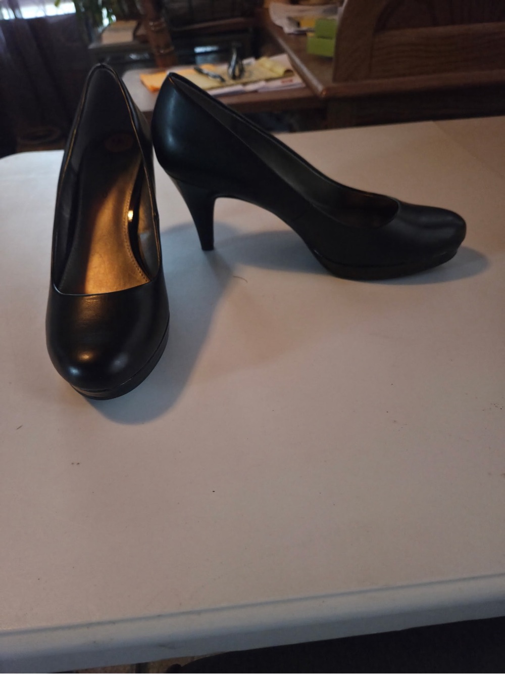 Classic Black Women's Heeled Pump